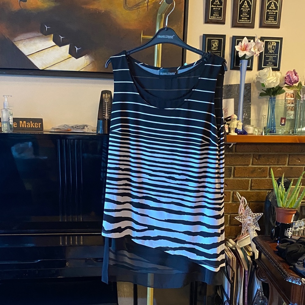 Frank Lyman Design Black and White Striped Sleeveless Blouse